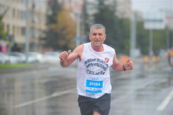 Temel Kaya'ya Altın Madalya