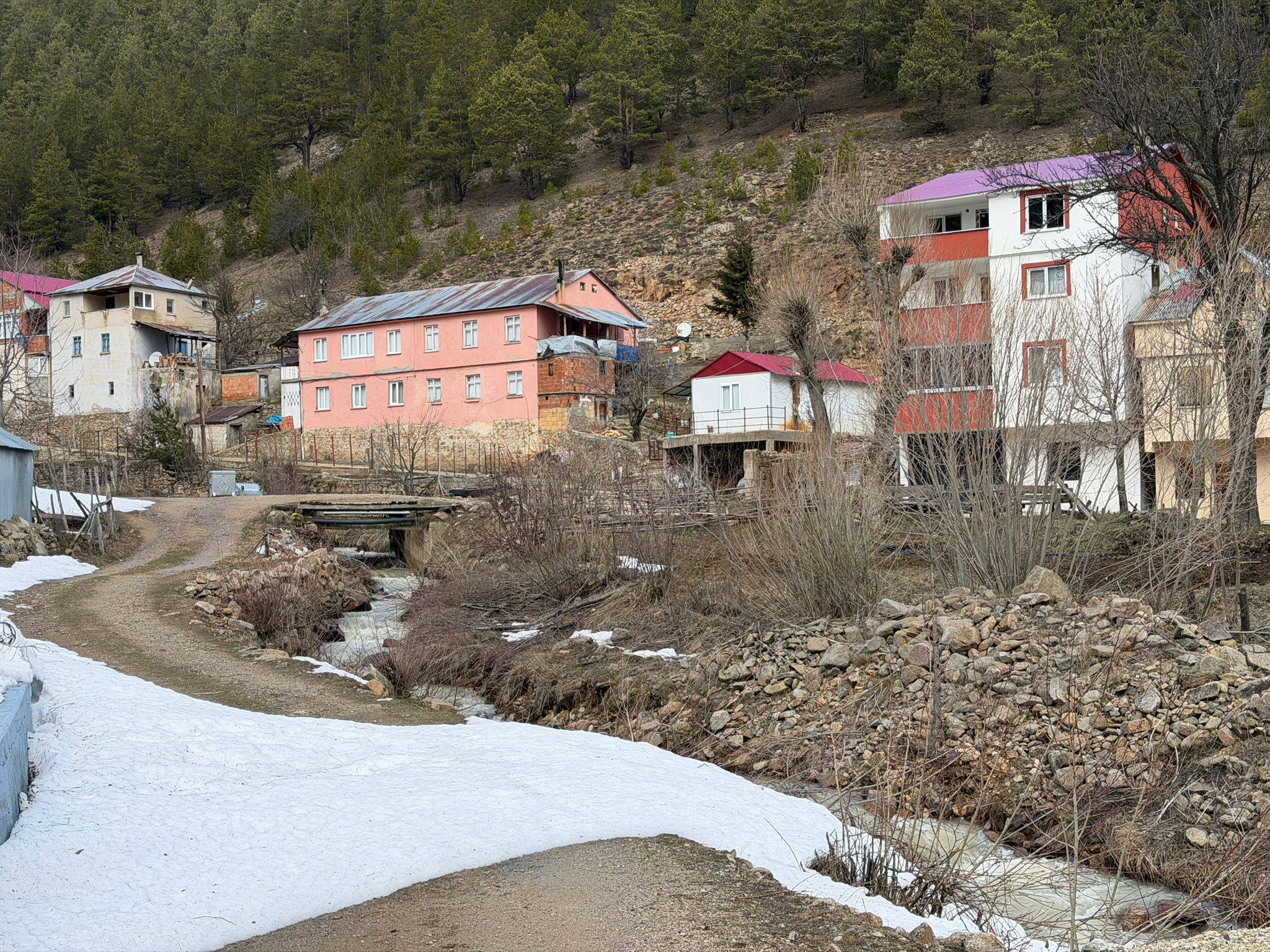 Kış Gelince Boşalan Köyler: Karadere ve Tilkicek Baharı Bekliyor