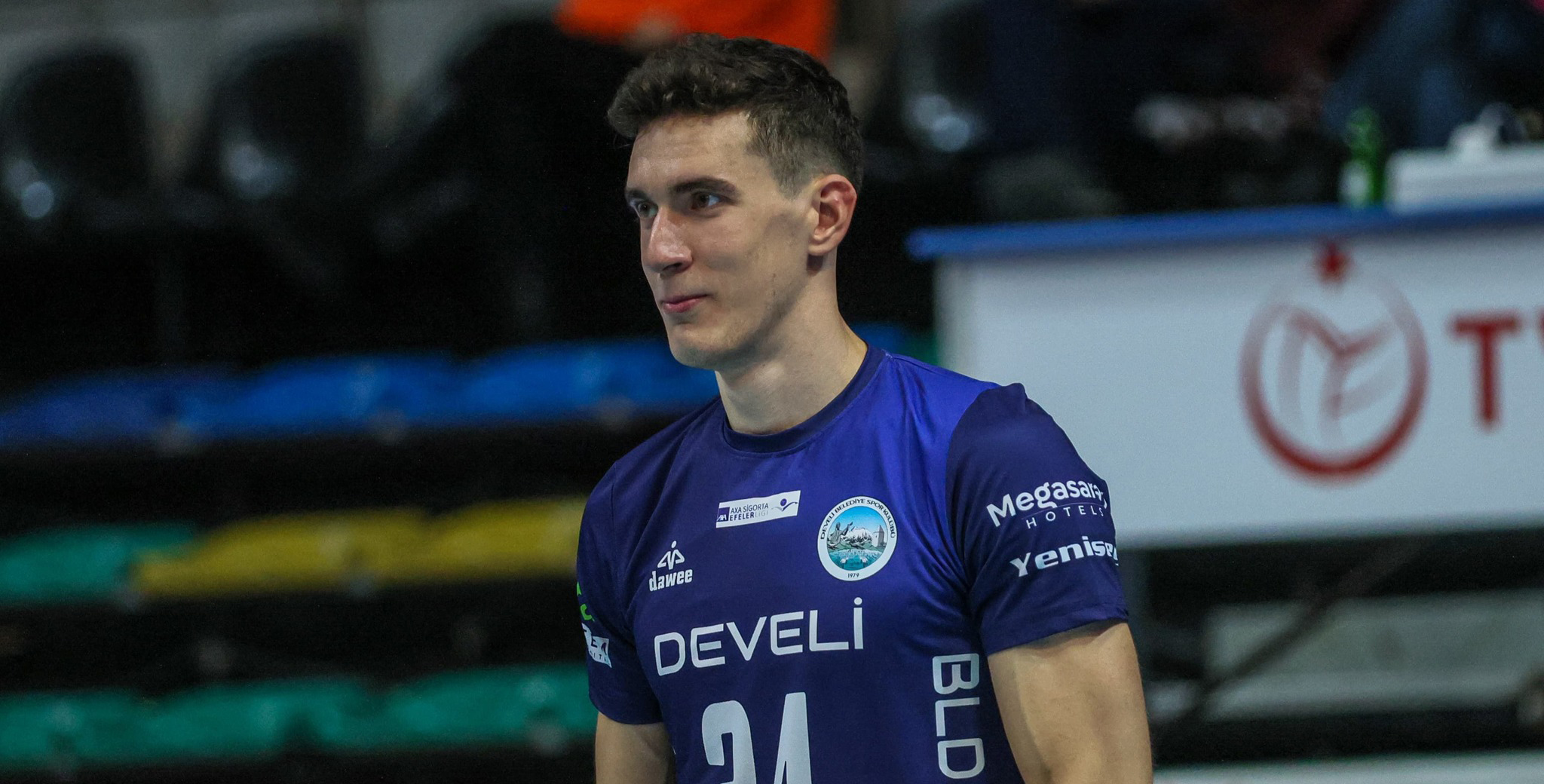 Şiran'ın Voleybol Devi Transfer Pazarında: Tecrübeli Pasör, Milli Orta ve Yabancı Smaçör İmzaladı