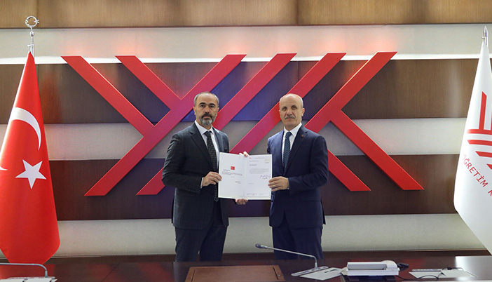 Rektör Türkmen Mazbatasını Alarak İkinci Görev Dönemine Başladı