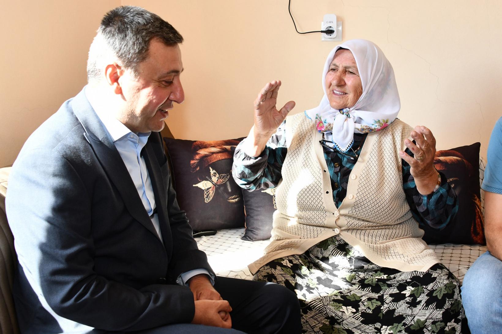 Vali Tanrısever’den şehit annesine ziyaret