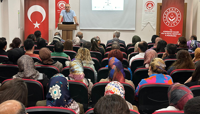 Gümüşhane’de “Aile ve Hukuk” Söyleşisi: Ailenin Hukuksal Dayanakları Ele Alındı
