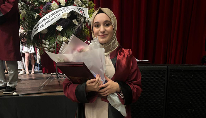 Turan Ailesinin Gurur Günü: Dr. Zeynep Turan Çapa’dan Mezun Oldu
