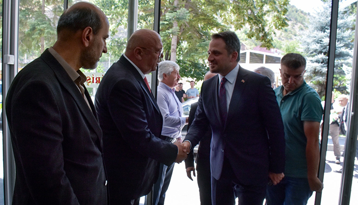 Bakan Yardımcısı Dr. Enes Eminoğlu Gümüşhane Belediyesi’ni Ziyaret Etti