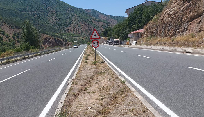 Tekke Beldesi’nde Trafik Çilesi: Sürücüler Hız Sınırını Tanımıyor