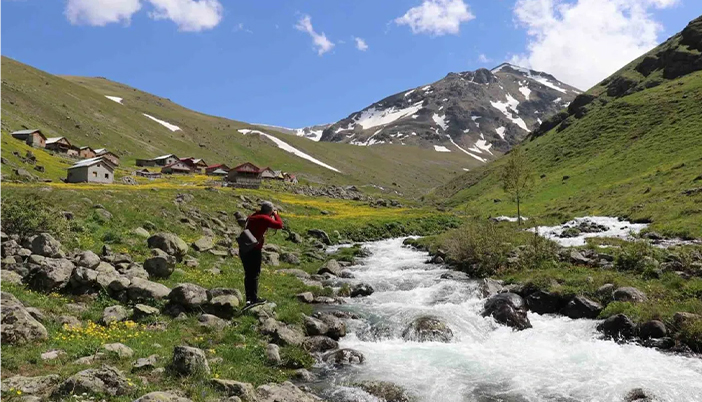 Gümüşhane Yaylalarında Kaçak Yapı Yıkımları Başladı