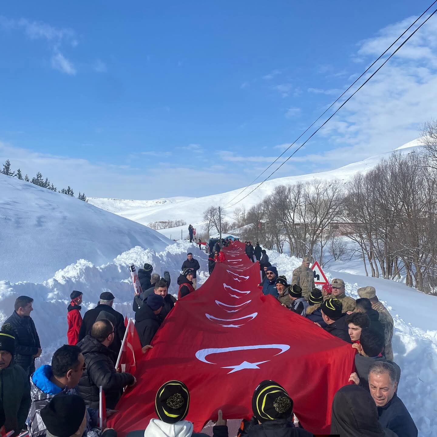 Yenice Köyü Spor Şenliği’nde Bayrak Hassasiyeti Ön Plandaydı