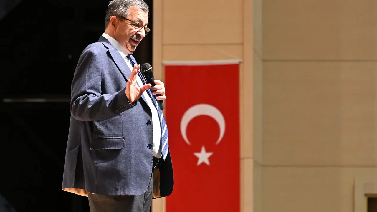 Hayati İnanç’tan Gümüşhane’de gönüllere dokunan sohbet: Son gülen iyi güler