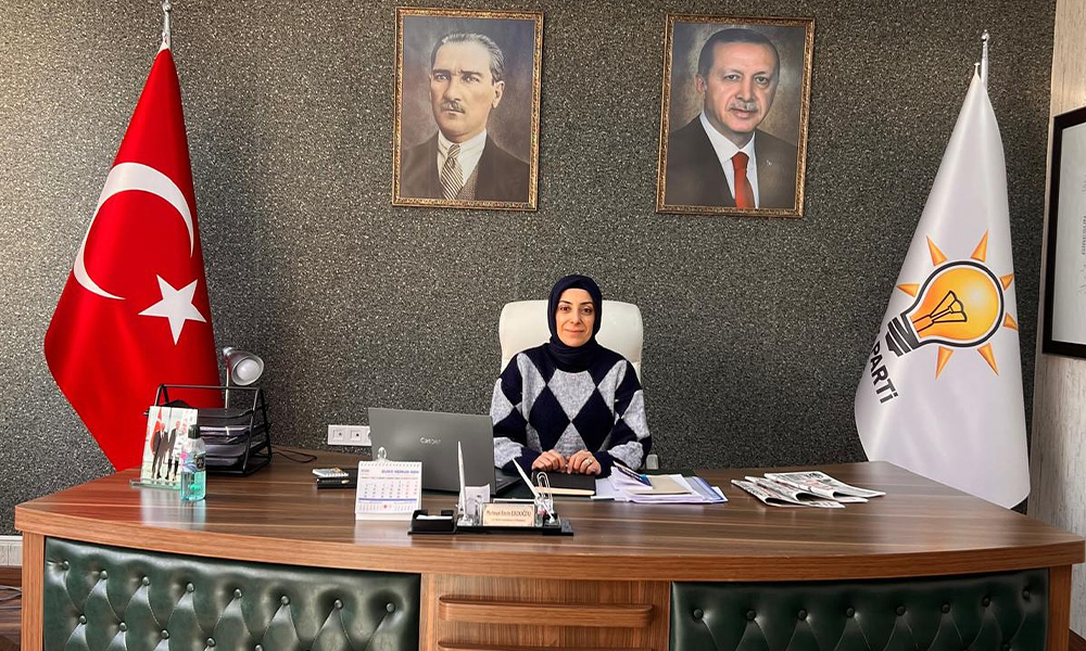 Gümüşhane’de Kadın Eli Siyasete Değiyor: Başkanvekili Derya Ezber Nöbet Görevinde