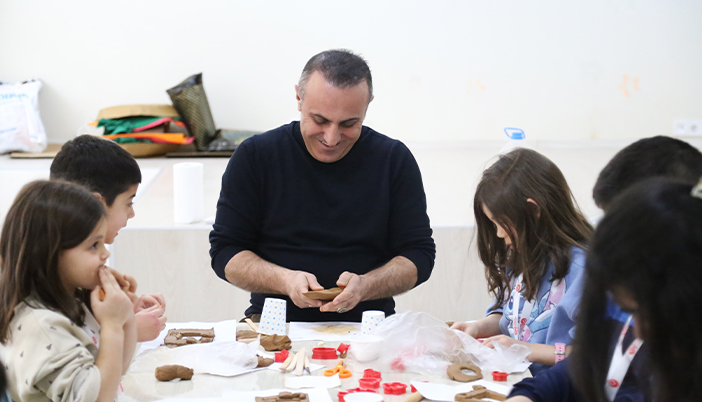 Çocuk Üniversitesi Yeni Döneme Başladı: Minik Kâşifler Üniversiteyle Tanıştı