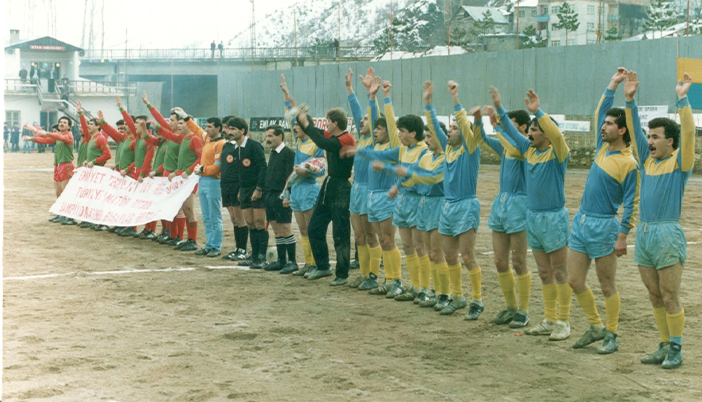 Atatürk Stadı’ndan Nostaljik Kare: Futbolun Ruhunun Üşümediği Zamanlar