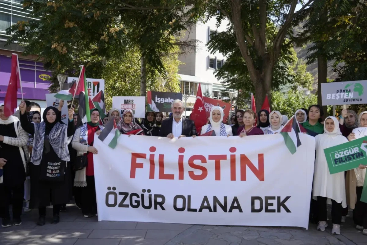 Gümüşhane’de kadınlardan “Gazze İçin Sessiz Çığlık” yürüyüşü