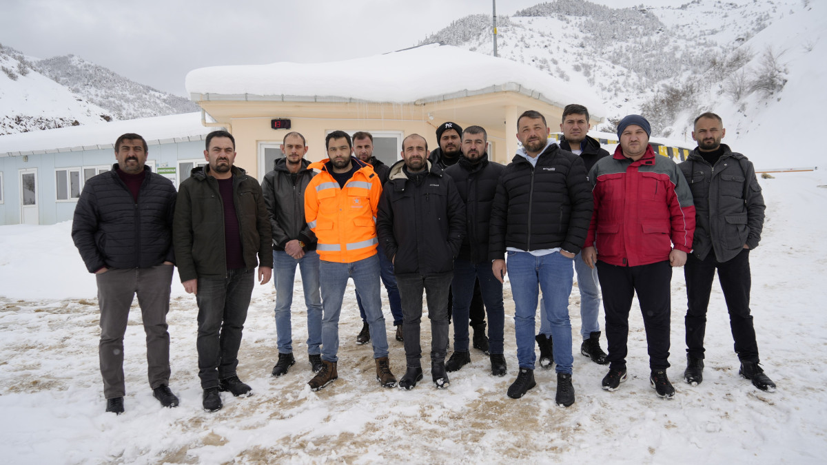 Gümüşhane’de maaşlarını alamayan 400 maden işçisi grevde