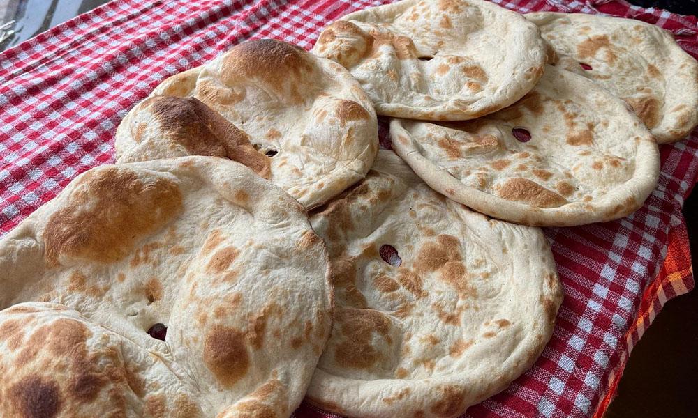 Gümüşhane’de Asırlık Gelenek: Köy Tandırlarında Ekmek Pişirme Mesaisi