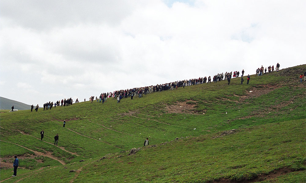 Gümüşhane’de Koyun Kırpma Zamanı: Yünler Yakılarak İmha Ediliyor
