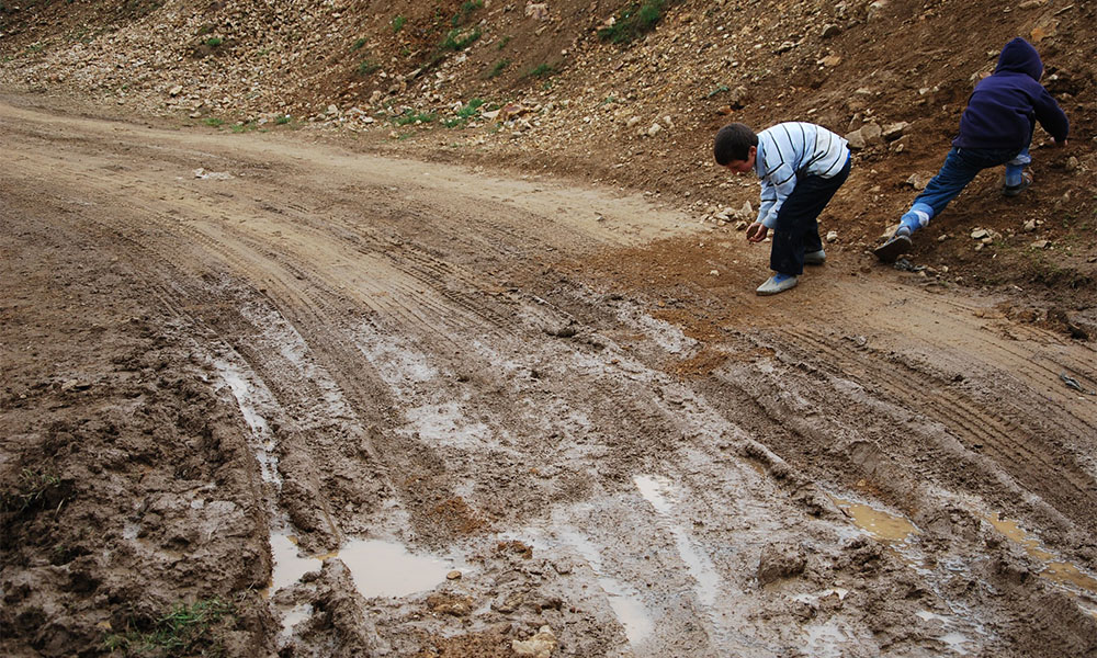 Çamurdan Asfalta Uzanan Yolculuk: Gümüşhane’nin Köy Yolları Bir Zamanlar Böyleydi